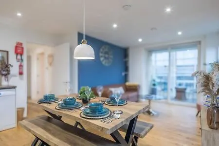 Luxe Cambridge Station Flat With Terrace Apartment Exterior photo