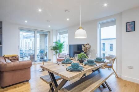 Luxe Station Flat With Terrace Apartamento *