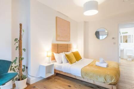 Luxe Station Flat With Terrace Cambridge