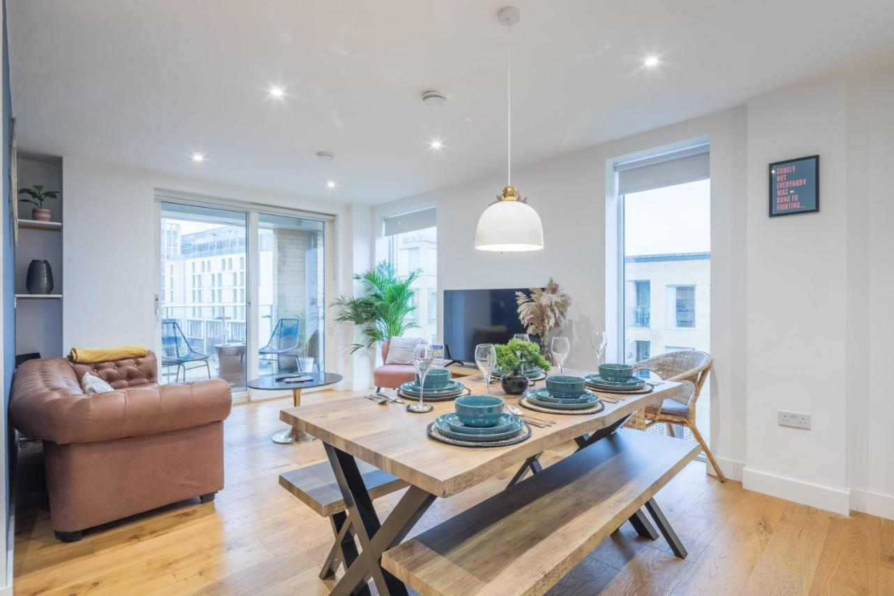 Luxe Station Flat With Terrace
