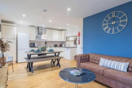 Luxe Station Flat With Terrace Cambridge